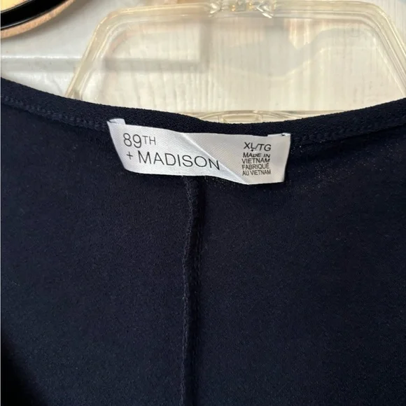 89th & Madison NWT Soft Knit Navy Top With Cuffed Short Sleeves - Picture 3 of 7